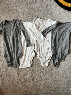 Basic Long-Sleeve Baby Bodysuit Pack - White & Gray